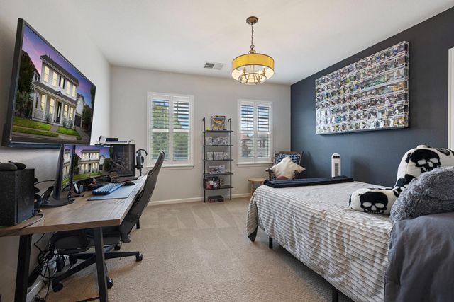 833 S Amor St, Mountain House, CA 95391