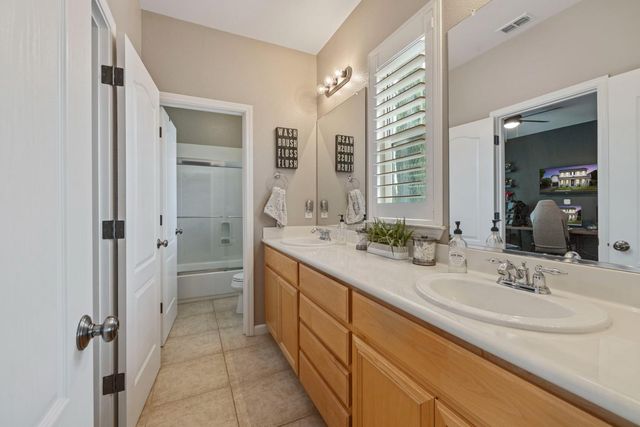 833 S Amor St, Mountain House, CA 95391