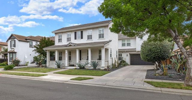 833 S Amor St, Mountain House, CA 95391