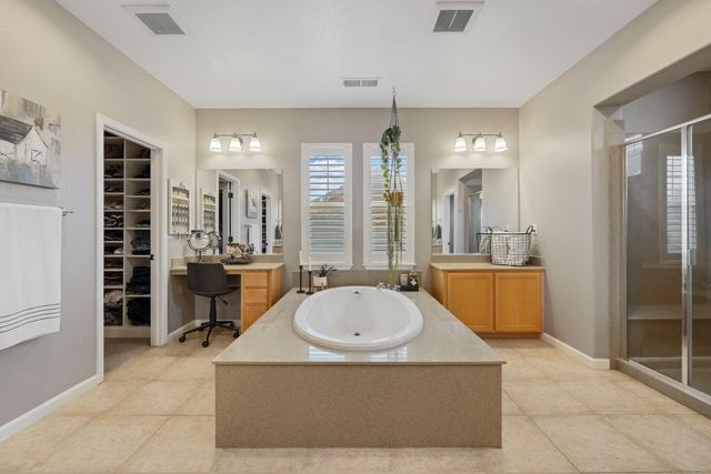 833 S Amor St, Mountain House, CA 95391