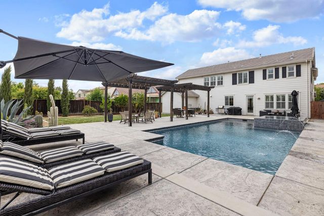 833 S Amor St, Mountain House, CA 95391