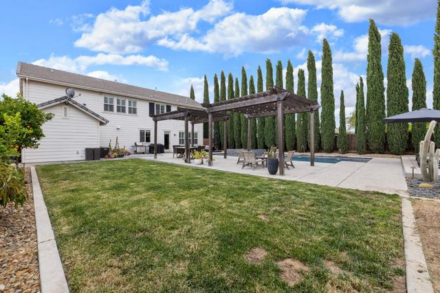 833 S Amor St, Mountain House, CA 95391