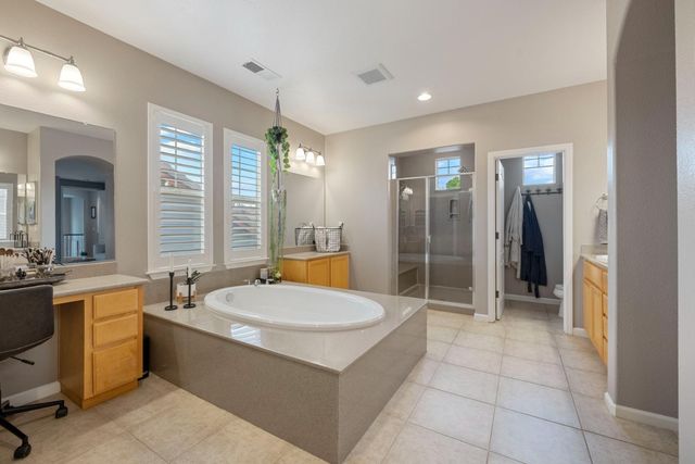 833 S Amor St, Mountain House, CA 95391