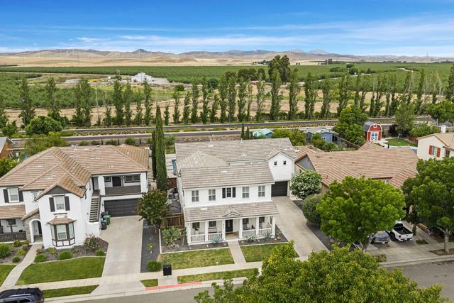 833 S Amor St, Mountain House, CA 95391