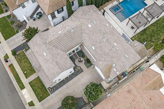 833 S Amor St, Mountain House, CA 95391
