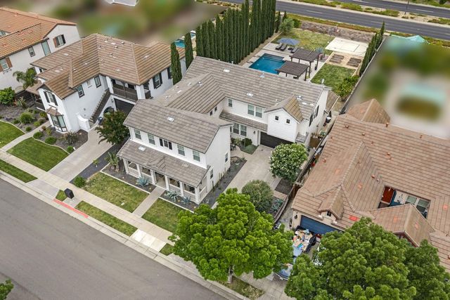 833 S Amor St, Mountain House, CA 95391