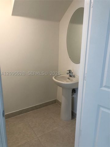 2610 SE 13th St 2610, Homestead, FL 33035