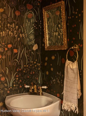 9715 New York 22, Hillsdale, NY 12529