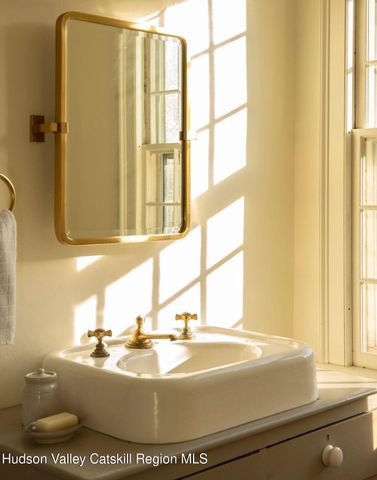 9715 New York 22, Hillsdale, NY 12529