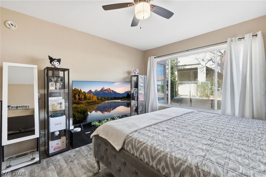 Image 14 of property listing at 3065 Casey Drive 101, Las Vegas, NV 89120