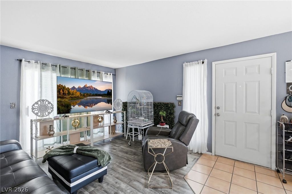 Image 3 of property listing at 3065 Casey Drive 101, Las Vegas, NV 89120