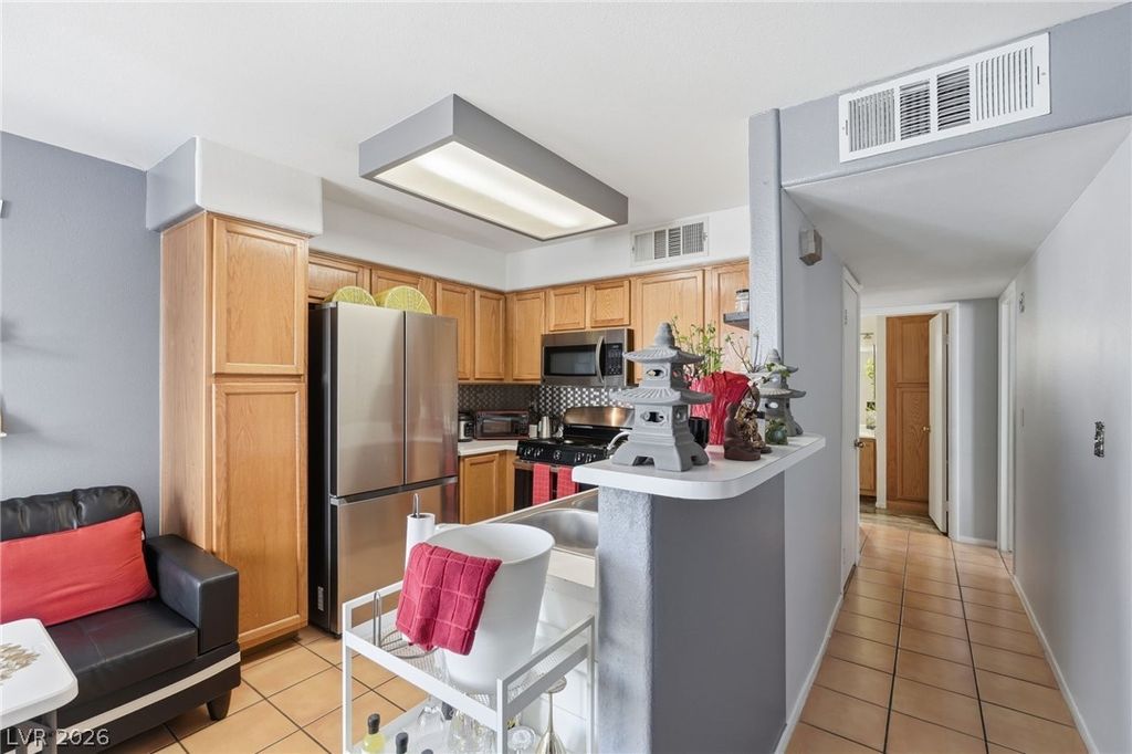 Image 9 of property listing at 3065 Casey Drive 101, Las Vegas, NV 89120