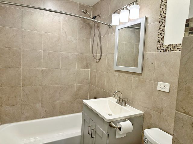 102 S ASHLAND Avenue, Palatine, IL 60074