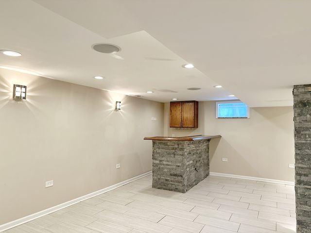 102 S ASHLAND Avenue, Palatine, IL 60074