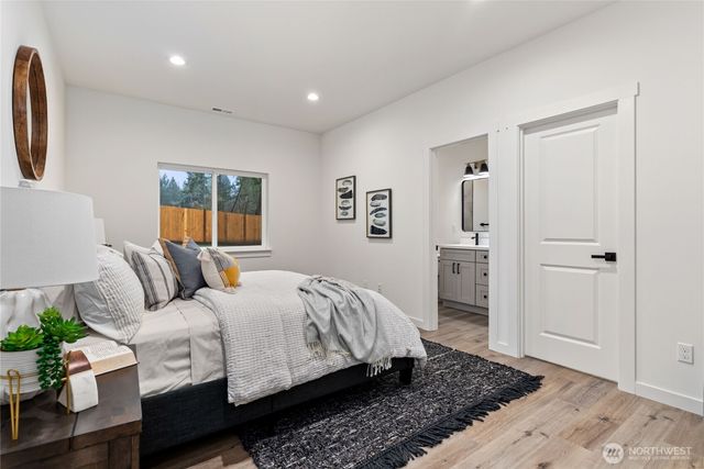 13902 Lakeview Way NW, Gig Harbor, WA 98329