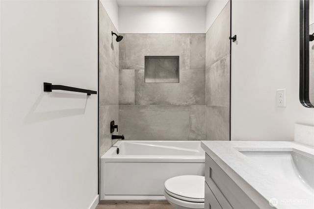 13902 Lakeview Way NW, Gig Harbor, WA 98329