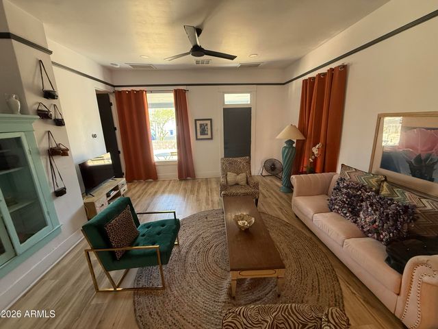 138 N 11TH Avenue, Phoenix, AZ 85007