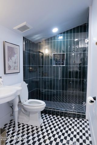 138 N 11TH Avenue, Phoenix, AZ 85007