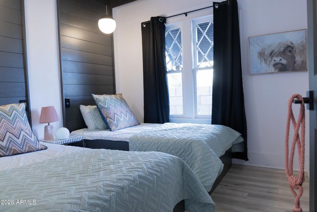 138 N 11TH Avenue, Phoenix, AZ 85007