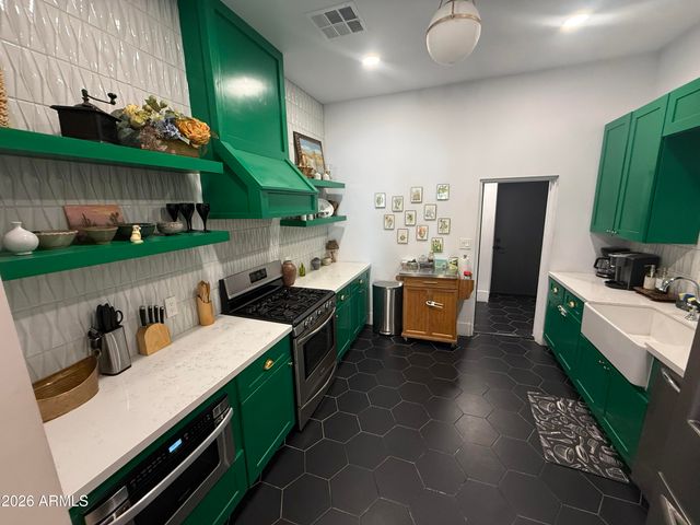 138 N 11TH Avenue, Phoenix, AZ 85007