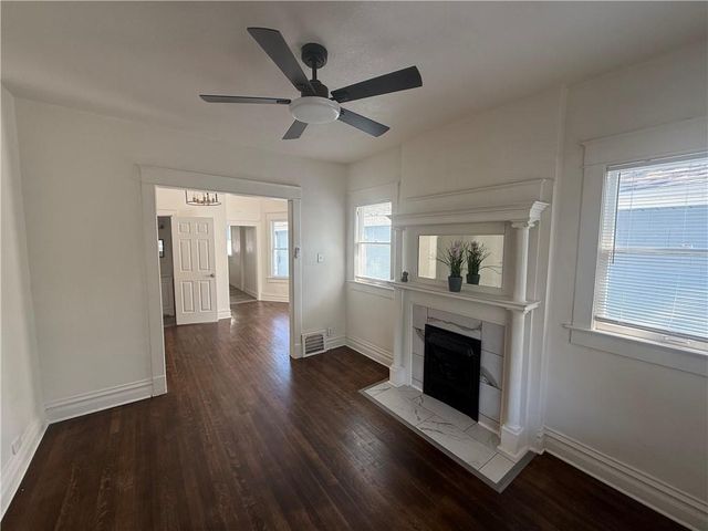 805 Spruce Avenue, Kansas City, MO 64124