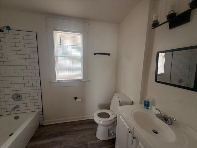 805 Spruce Avenue, Kansas City, MO 64124