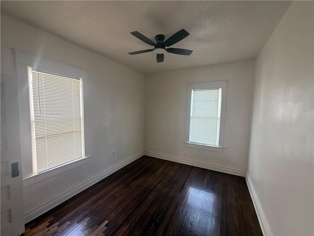 805 Spruce Avenue, Kansas City, MO 64124