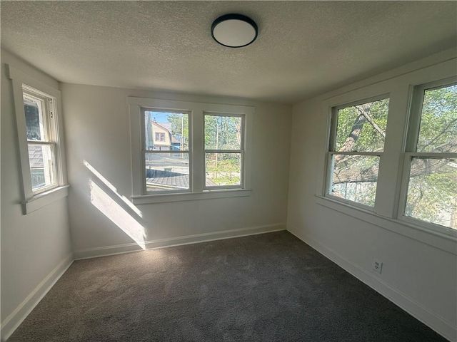 805 Spruce Avenue, Kansas City, MO 64124