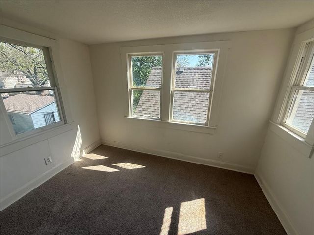 805 Spruce Avenue, Kansas City, MO 64124