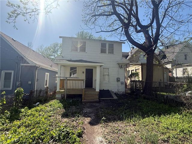 805 Spruce Avenue, Kansas City, MO 64124