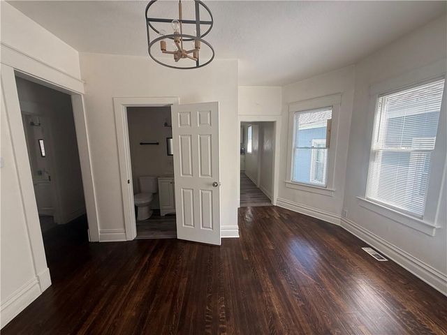 805 Spruce Avenue, Kansas City, MO 64124