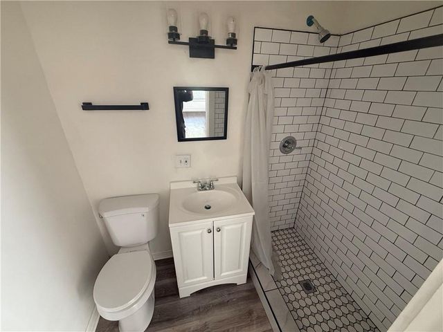 805 Spruce Avenue, Kansas City, MO 64124