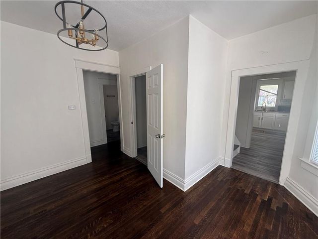 805 Spruce Avenue, Kansas City, MO 64124