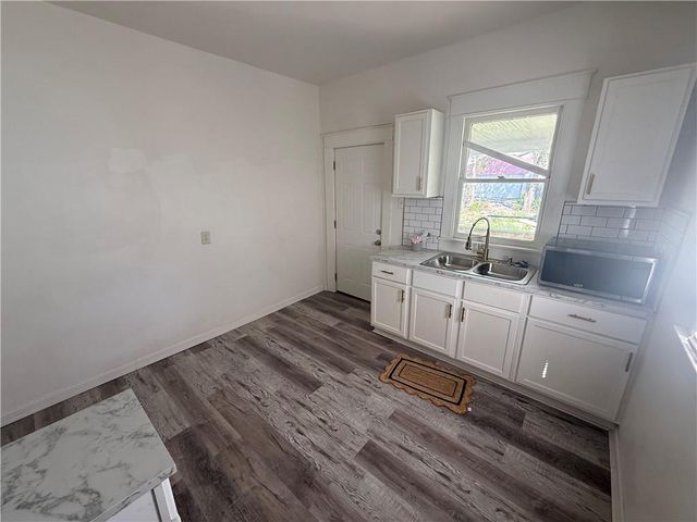 805 Spruce Avenue, Kansas City, MO 64124