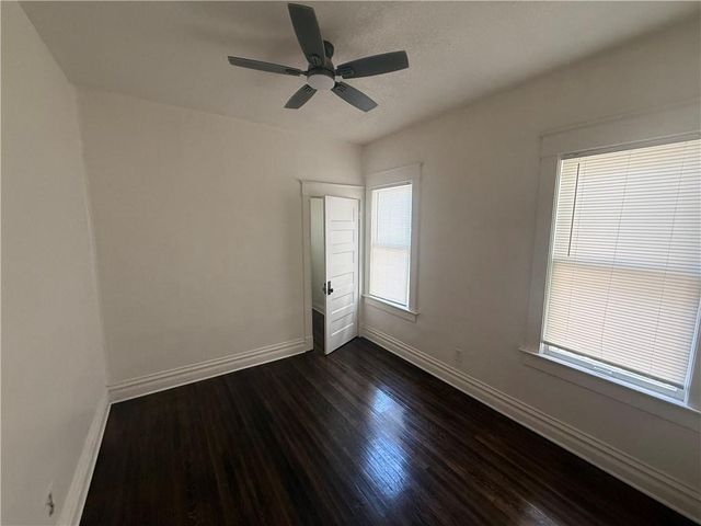 805 Spruce Avenue, Kansas City, MO 64124