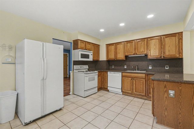 8485 Forrest Drive, Canton, MI 48187