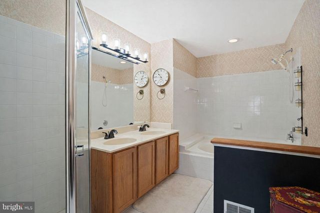 6751 VILLAGE PARK DR, Greenbelt, MD 20770