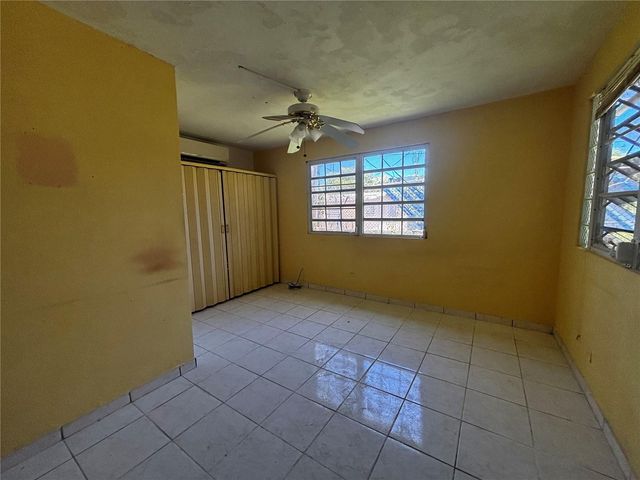 GERONA URB VISTAMAR 613, Carolina, PR 00983