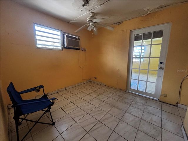 GERONA URB VISTAMAR 613, Carolina, PR 00983