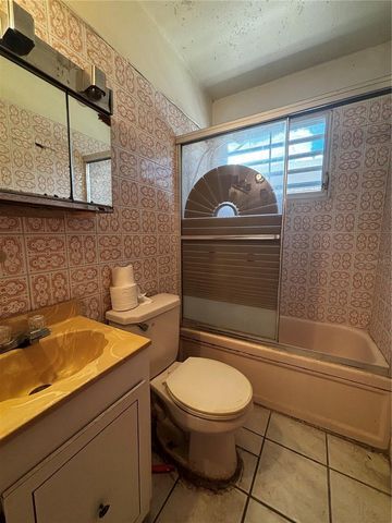 GERONA URB VISTAMAR 613, Carolina, PR 00983