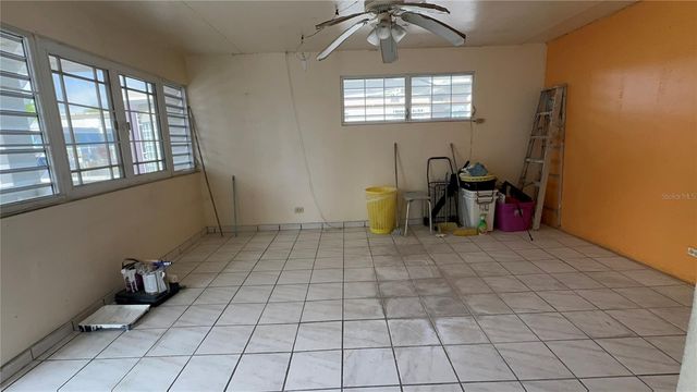 GERONA URB VISTAMAR 613, Carolina, PR 00983