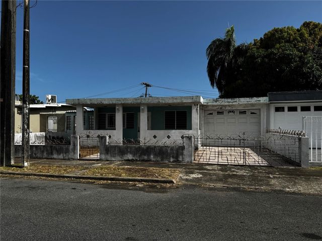 GERONA URB VISTAMAR 613, Carolina, PR 00983