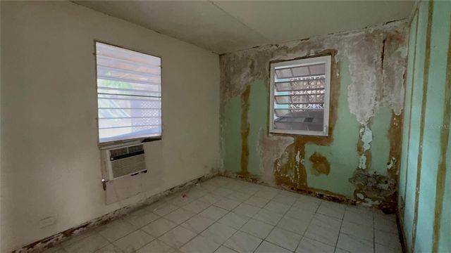 GERONA URB VISTAMAR 613, Carolina, PR 00983