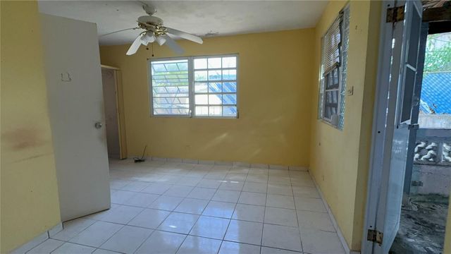 GERONA URB VISTAMAR 613, Carolina, PR 00983