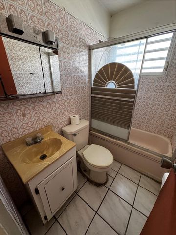 GERONA URB VISTAMAR 613, Carolina, PR 00983