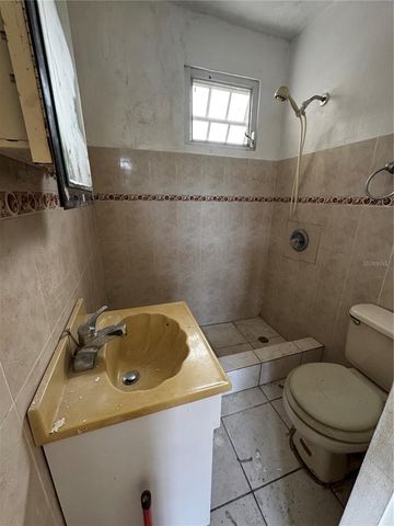 GERONA URB VISTAMAR 613, Carolina, PR 00983