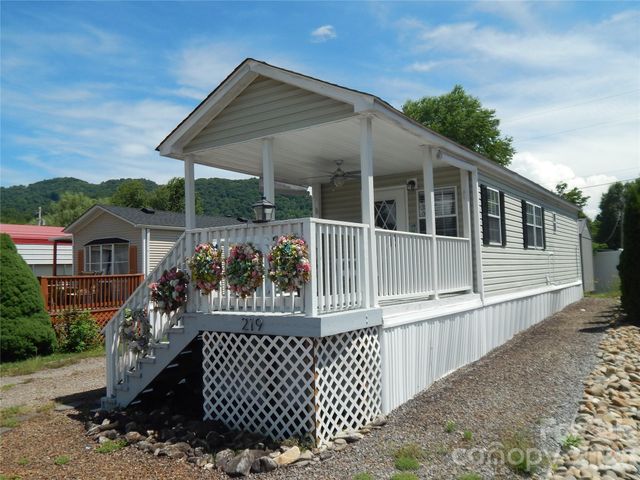 219 Pike Point, Waynesville, NC 28785