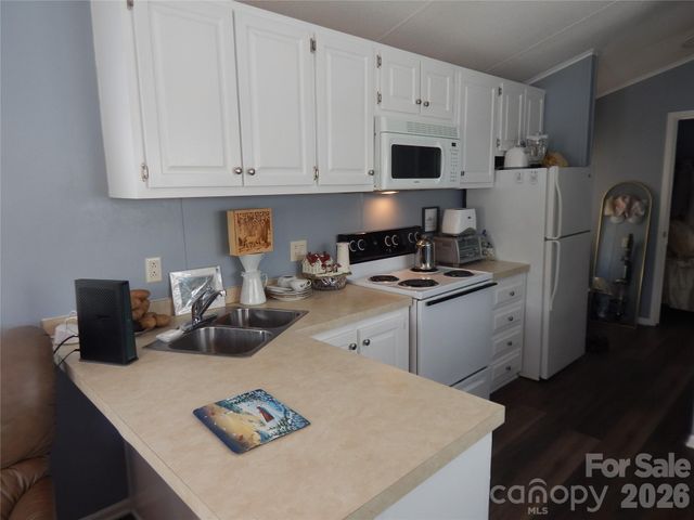 219 Pike Point, Waynesville, NC 28785
