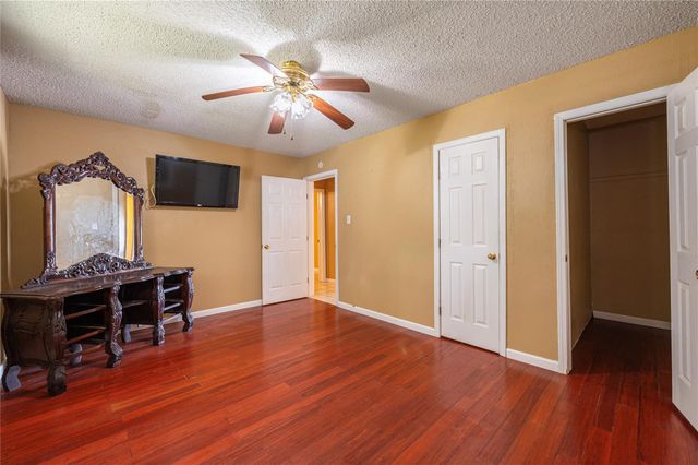 5206 Avenue L, Galveston, TX 77551