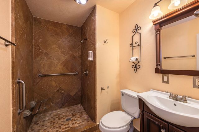 5206 Avenue L, Galveston, TX 77551